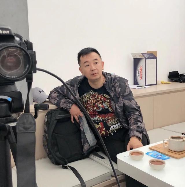 黄海波|生活所迫？黄海波近况曝光：开表演班当专业老师，工作室环境简陋显穷酸