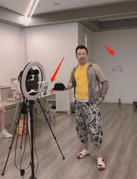 黄海波|生活所迫？黄海波近况曝光：开表演班当专业老师，工作室环境简陋显穷酸