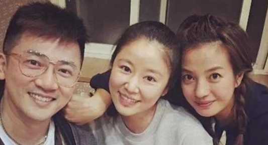 苏有朋|苏有朋结婚10多年，妻子少有露面，结婚照曝光如此惊艳