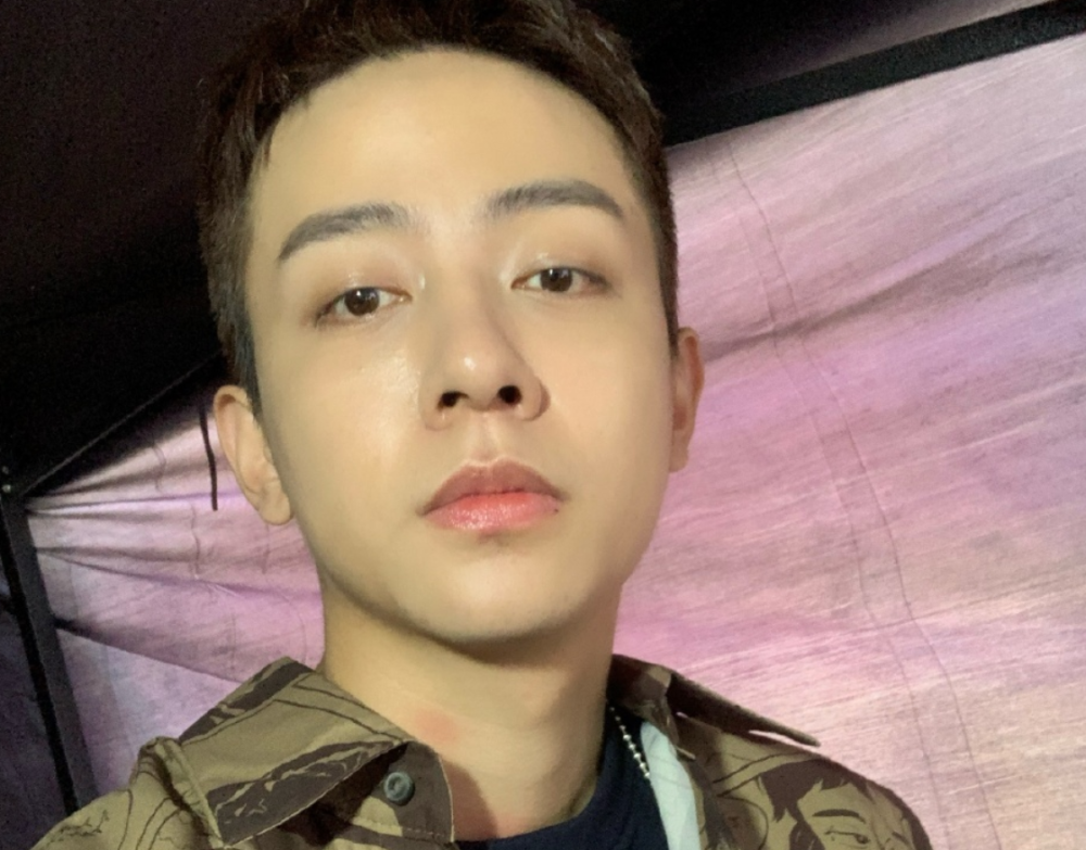 毕竟甜宠剧最重要的就是演员够青春靓丽嘛,朱然这一头小卷毛也是很有