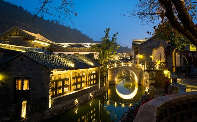 北京|北京耗资45亿的“人造古镇”，景色不输乌镇，门票140却颇受欢迎