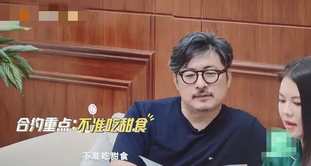 李湘|李湘136斤、王岳伦179斤，体检被劝减肥，美食却依然不离手