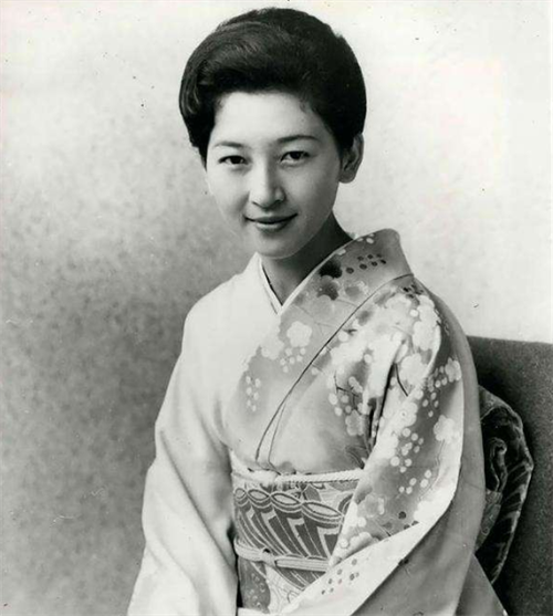 日本贵族女子学校学生皆名媛出过2任皇后毕业还能介绍对象