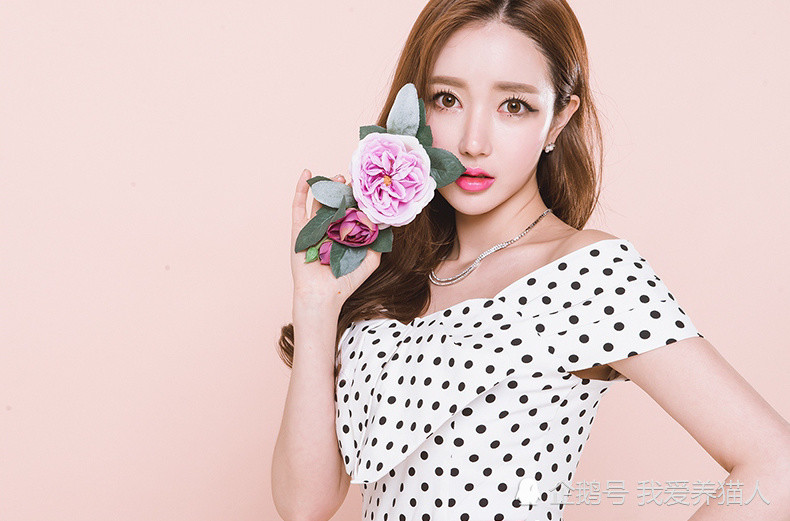 美女鉴赏:清丽脱俗,人比花娇_腾讯新闻