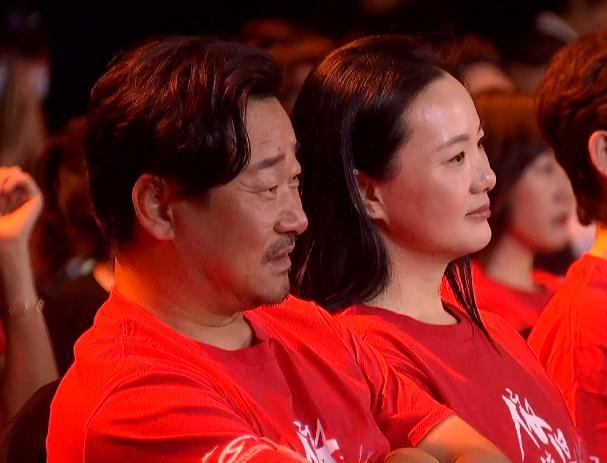 周冬雨|周冬雨再拿影后！打败咏梅被指运气好，导协影帝奖千玺惜败王景春