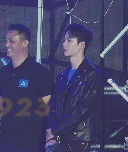 王一博|王一博见面会直播，全程沦为陪衬！主持人引粉丝怨念：被气笑了！