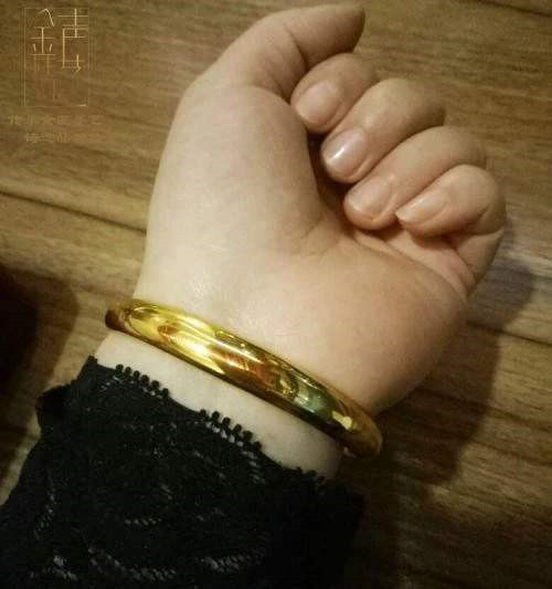 内蒙|内蒙小伙捞到一块金牌，专家建议上交，他直接熔成金镯，气坏专家