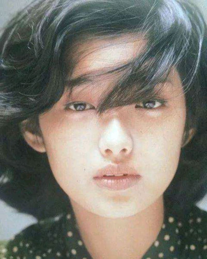 张子枫|张子枫卡点晒美照，显微镜粉丝却看到了伤口，太心疼了