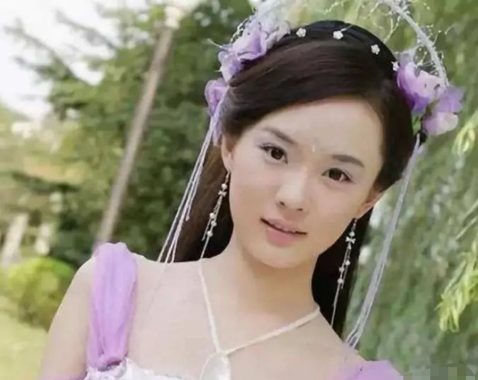 霍思燕|霍思燕晒一家三口亲密照，为儿子嗯哼庆祝七岁生日，杜江的表情亮了