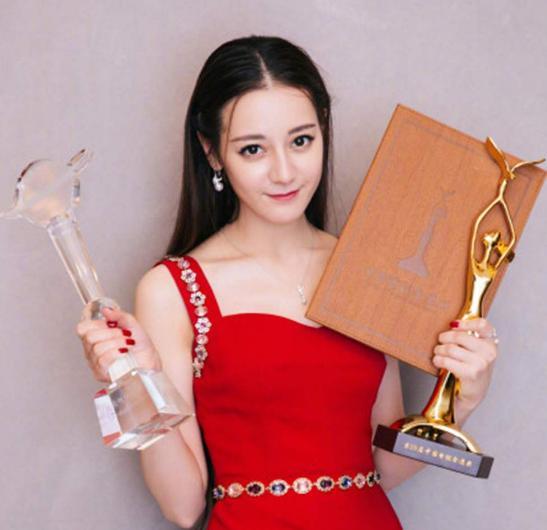 王一博|金鹰奖三轮投票，王一博最喜爱男演员没悬念，要成第二个热巴