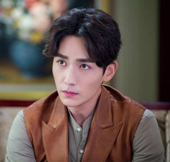 王一博|金鹰奖三轮投票，王一博最喜爱男演员没悬念，要成第二个热巴