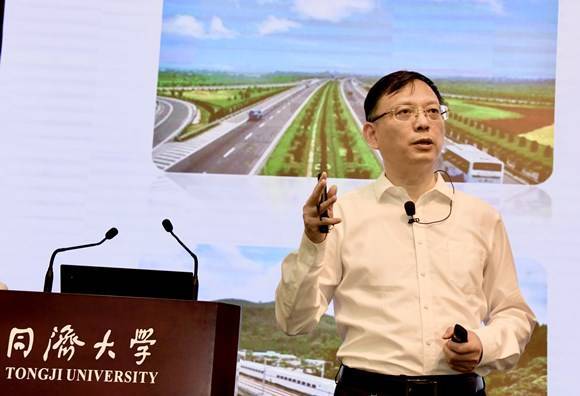 青春作伴好读书这些大学的开学第一课都讲些啥