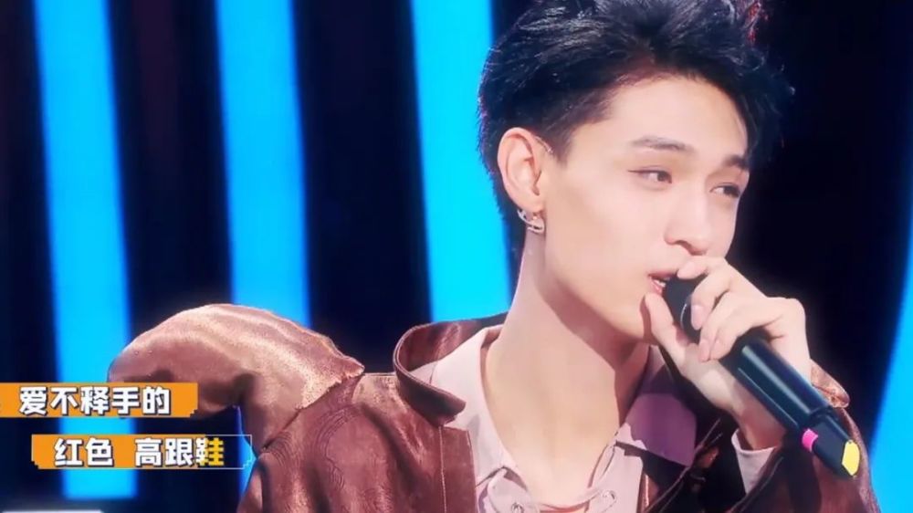 秦霄贤|“霄”字科三千多号人，凭什么就秦霄贤走红了？颜值只是辅助