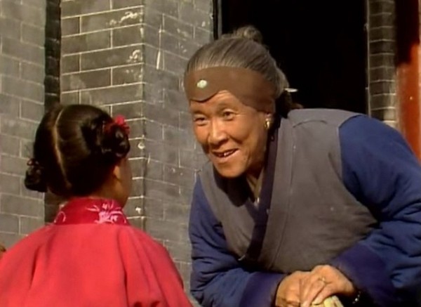 红楼梦|红楼梦里的两位老人，来自贫贱阶层，但为人处事的智慧却令人钦敬