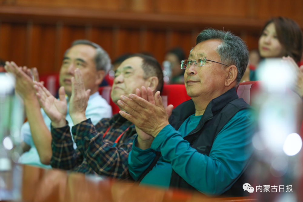 内蒙古|高光时刻！内蒙古这场颁奖礼名家齐聚！