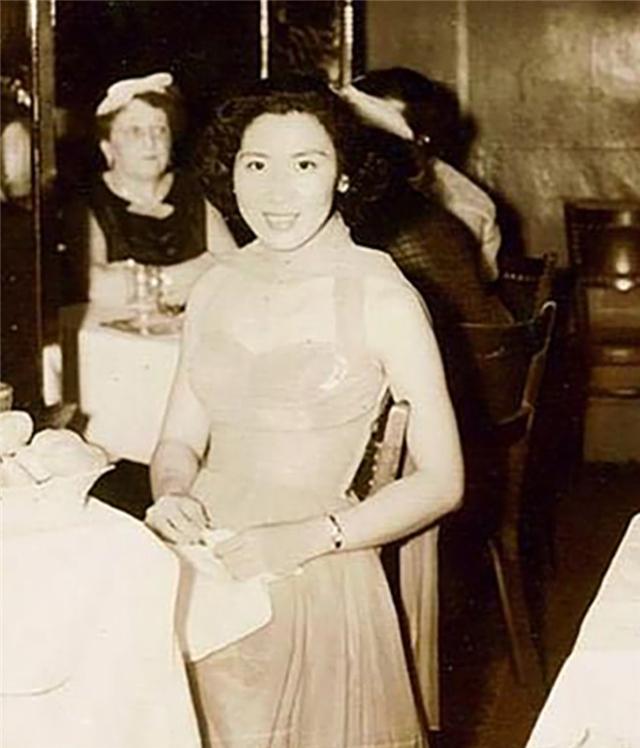 王玉龄|17岁嫁42岁丈夫，19岁丈夫牺牲，守寡70多年，晚年住豪宅开豪车