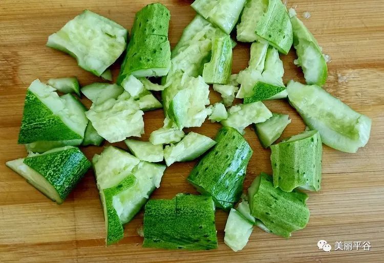 拌黄瓜|影像平谷：我家美食（4）捞汁粉丝拌黄瓜