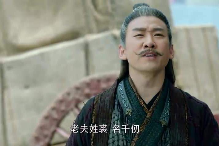 裘千仞|射雕中五绝级别的裘千仞，神雕中为何掉队了？有一个入场券只有他没拿到