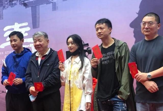 赵丽颖|忍气吞声？娱记曝赵丽颖新剧开机后遭抢戏，还怕得罪对方不敢回怼