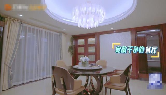 李湘|买房如买菜、简餐也奢侈，P掉手表和钻戒，P不掉李湘王岳伦的壕