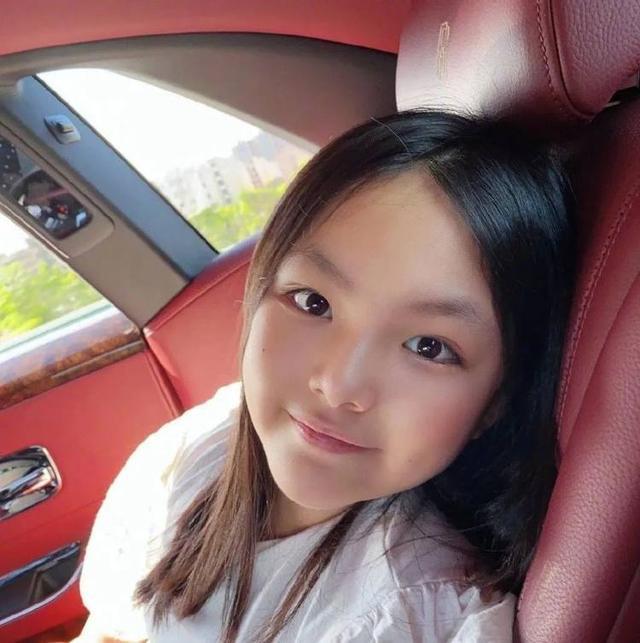 李湘|买房如买菜、简餐也奢侈，P掉手表和钻戒，P不掉李湘王岳伦的壕