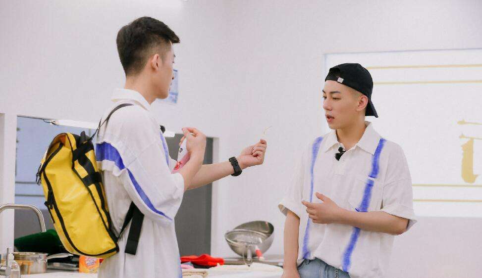 杨超越|杨超越加盟《中餐厅》，口碑再下跌，为何回不到赛时的吸粉状态？