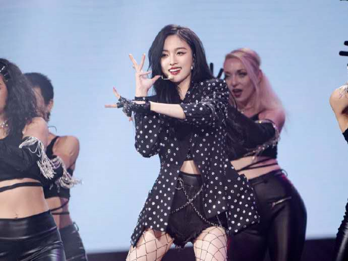 杨超越|杨超越加盟《中餐厅》，口碑再下跌，为何回不到赛时的吸粉状态？