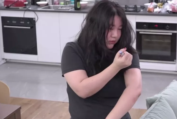 杨天真|杨天真切胃手术后养生翻车，患糖尿病却喝红糖参茶，被怼生活小白