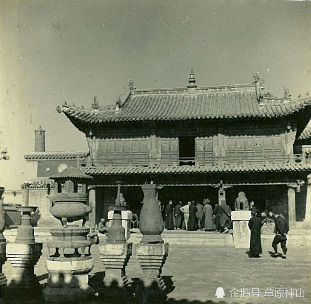 呼市大召珠宝店铺(呼和浩特大召寺小吃街)