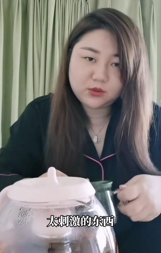 杨天真|杨天真切胃手术后养生翻车，患糖尿病却喝红糖参茶，被怼生活小白