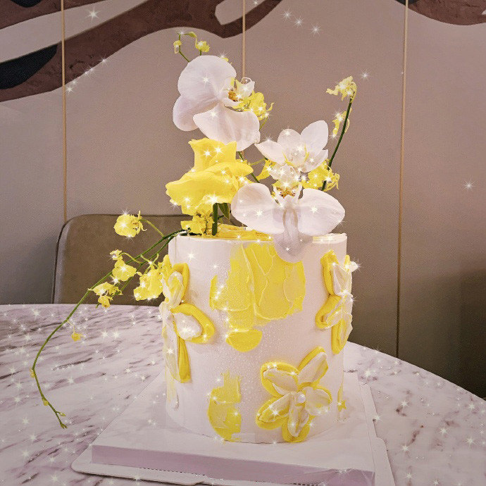 林峯|张馨月发文庆祝30岁生日，感谢老公林峯送珠宝首饰，文案疑似承认已产女