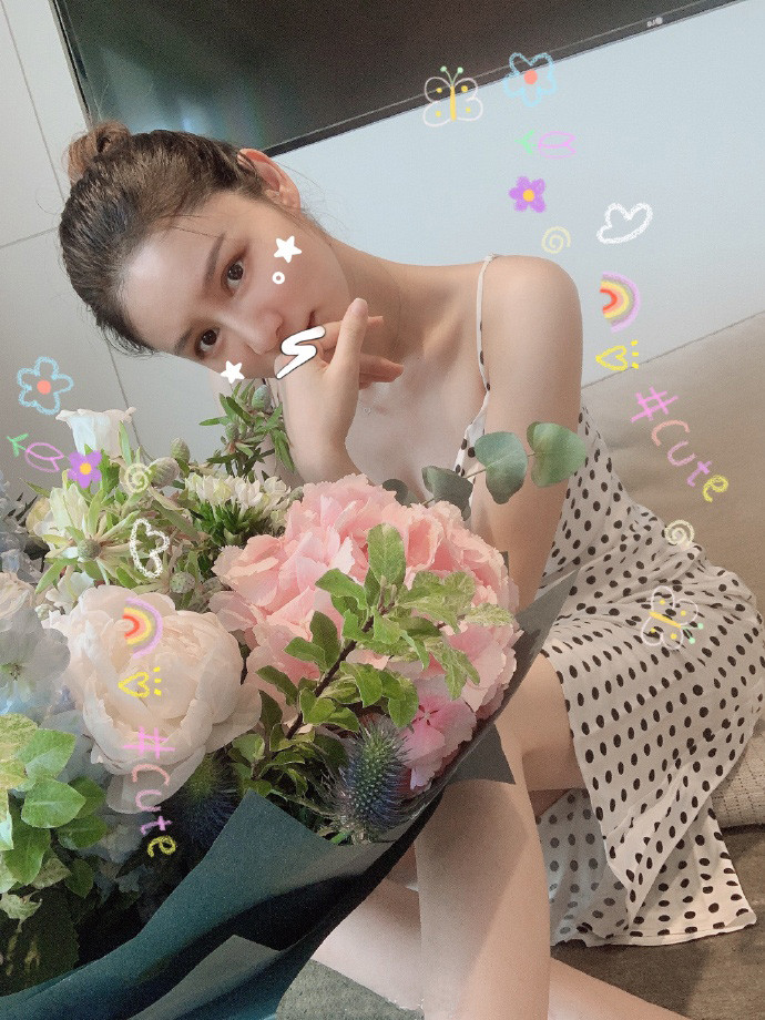 林峯|张馨月发文庆祝30岁生日，感谢老公林峯送珠宝首饰，文案疑似承认已产女