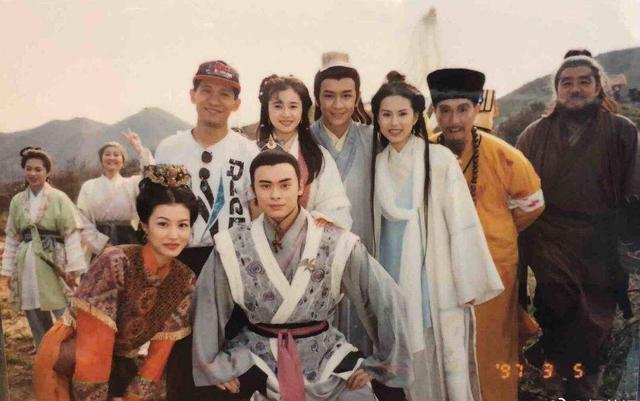 金庸|《天龙八部》有一失误很尴尬，书写完了，金庸才发现漏写了