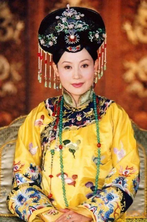 邬倩倩|失婚女人邬倩倩：年老色衰去整容？膝下无子，抚养侄女抱团取暖