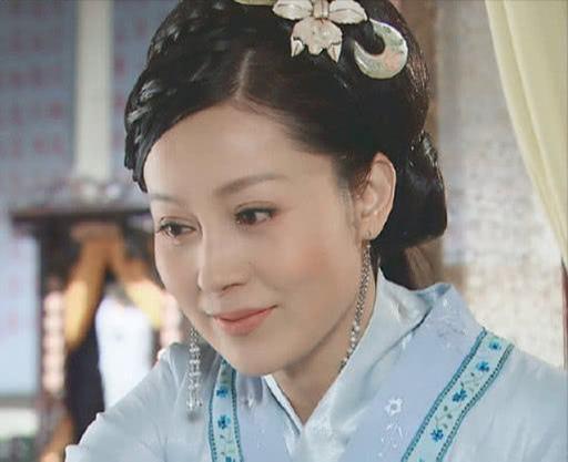 邬倩倩|失婚女人邬倩倩：年老色衰去整容？膝下无子，抚养侄女抱团取暖