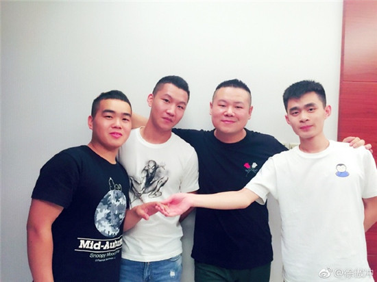 岳云鹏|又跟岳云鹏提钱，躲得过老板也难躲老板娘，助理冲冲被完美劝退