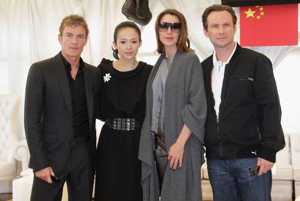 章子怡|章子怡出道前曾有过一段初恋？历经3位男友，她最终嫁给了爱情