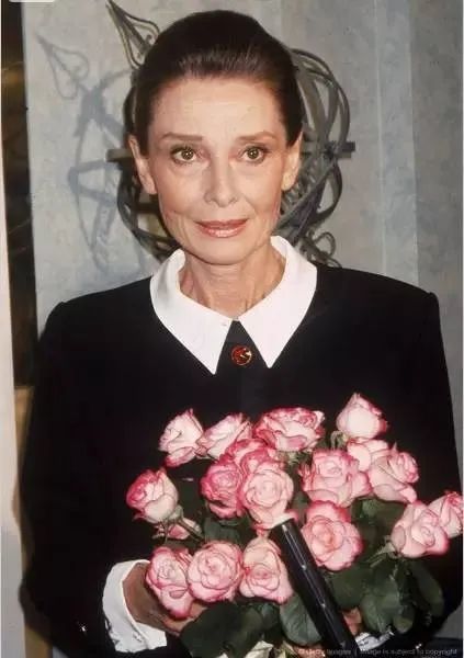 奥黛丽赫本一位坠入凡间的天使