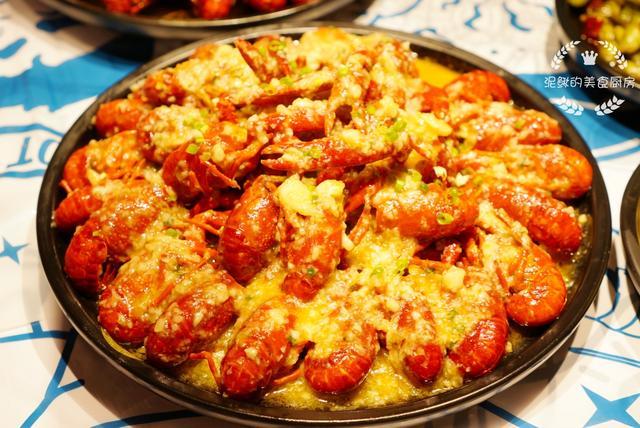 簋街|探店北京簋街，这家店的每1只虾都手工刷洗，网友：难怪每天排队