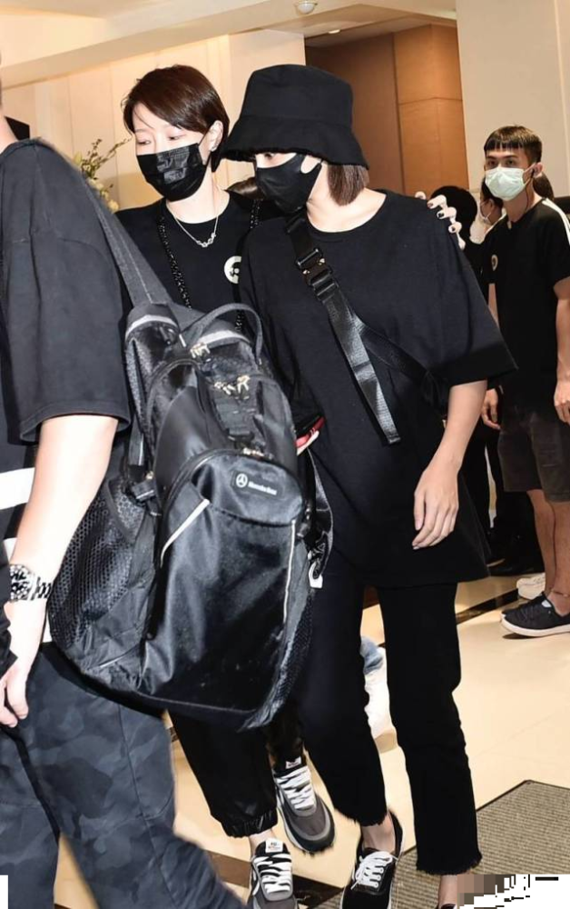 罗志祥|黄鸿升父坚拒罗志祥到灵堂：别再打扰！小猪深夜潜入拜祭还要发文让大家知道