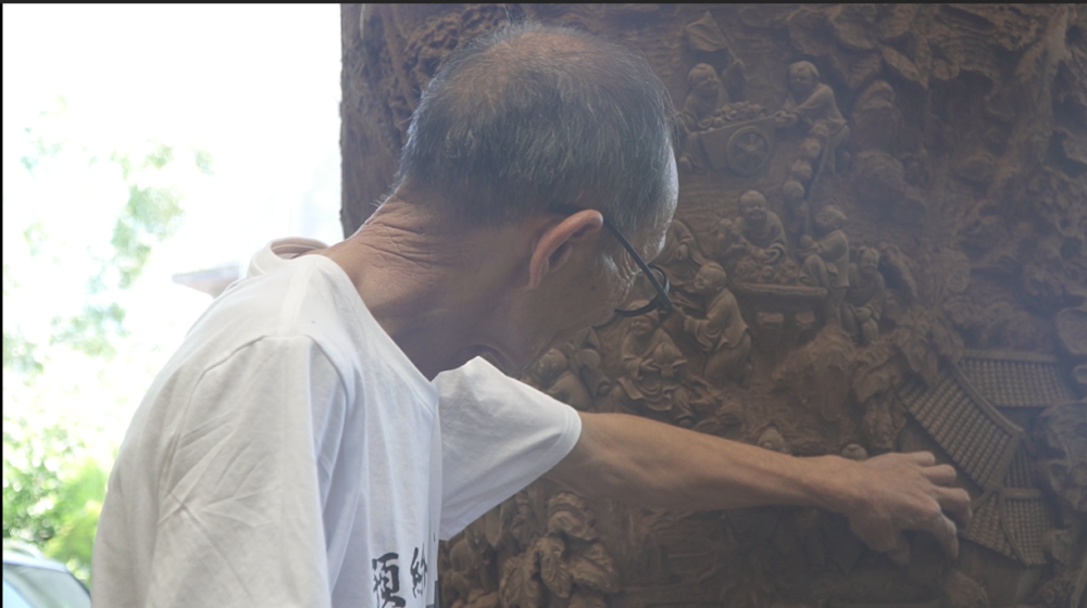 卢正义|72岁的木雕手艺人卢正义，在B站活成27岁“老二次元”