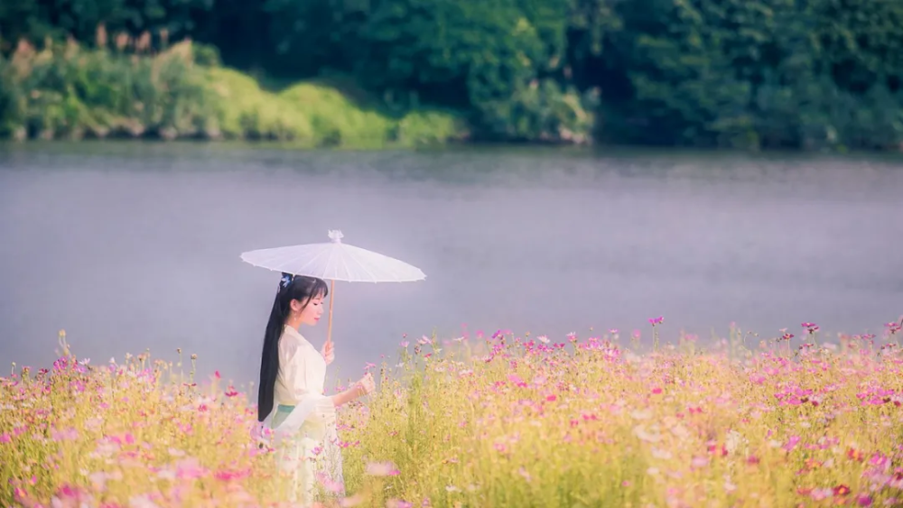 铁娘子|水深波浪静，人贵声音低