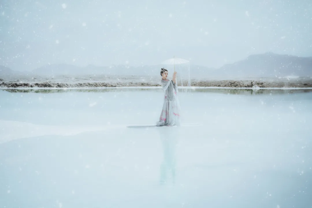 铁娘子|水深波浪静，人贵声音低