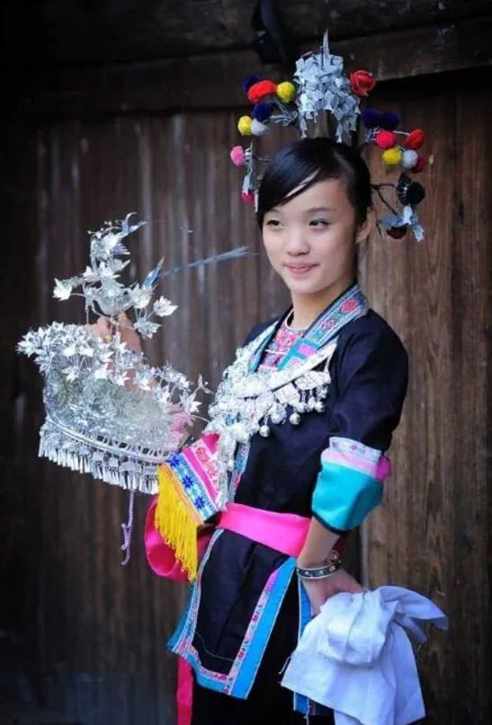 民族常识侗族服饰