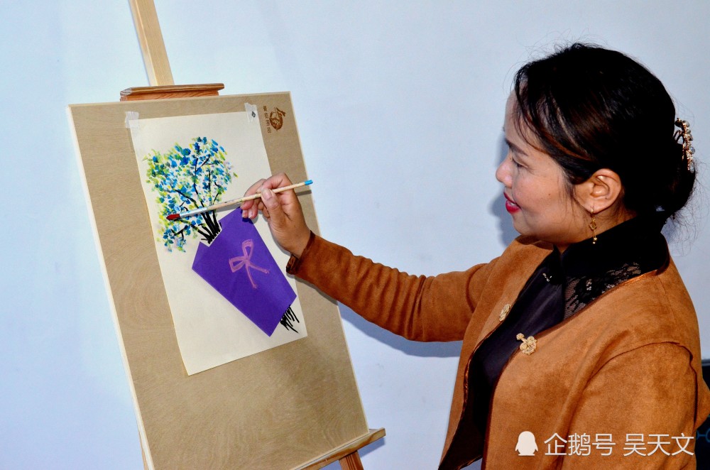 石头画|陕南这位美女“草根艺术家”在石头上作画100多幅半数以上被人高价收藏