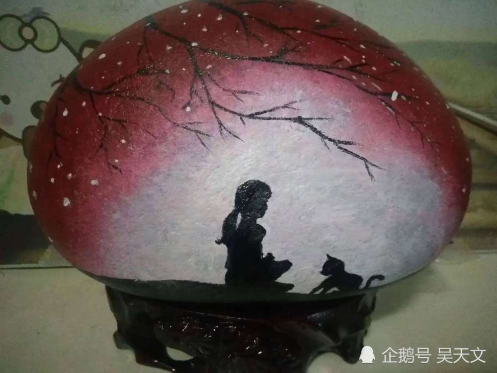 石头画|陕南这位美女“草根艺术家”在石头上作画100多幅半数以上被人高价收藏