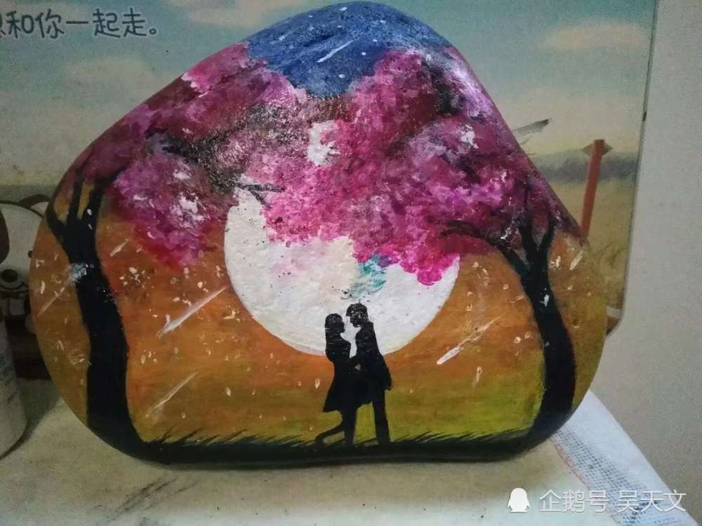 石头画|陕南这位美女“草根艺术家”在石头上作画100多幅半数以上被人高价收藏