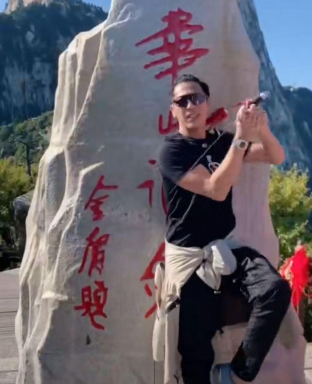 吕颂贤|令狐冲扮演者吕颂贤时隔24年再登华山，英雄迟暮的样子让人心疼