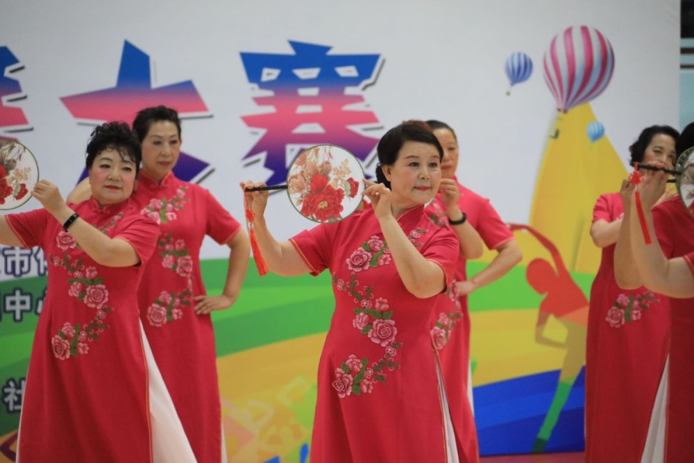 健身|经开区健身操舞大赛拉开序幕 300余名爱好者参与