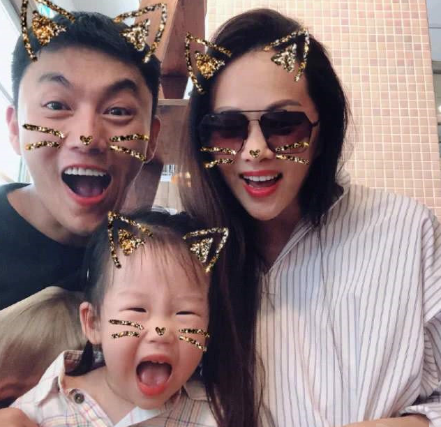 伊能静|伊能静拉秦昊扮嫩自称19岁学姐学弟，夫妻贴脸牵手仿若初恋，超甜